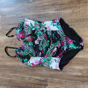 Torrid size 1 floral/leopard print one piece swimsuit